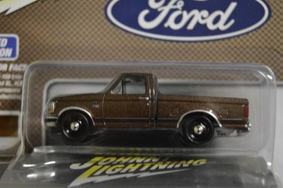 Johnny Lightning 1993 Ford F-150 XL Medium Mocha Poly Collectors