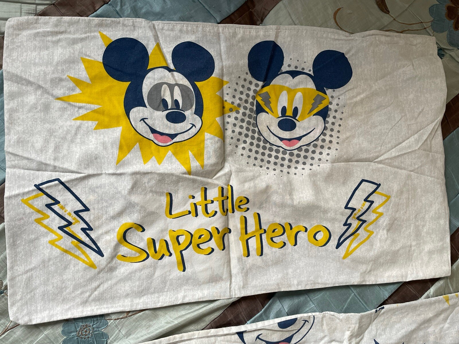 Set copripiumino misura letto lettino giallo navy tema George Topolino foto 2