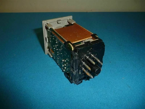 Omron E5C2 Temperature Controller AS IS