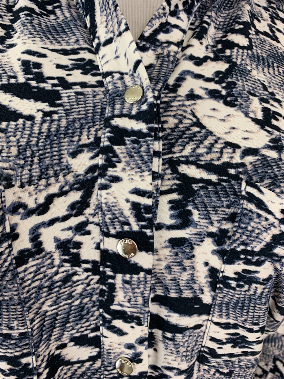 BCBGMAXAZRIA Womens sz Medium/Small Python Boa Pr… - image 7