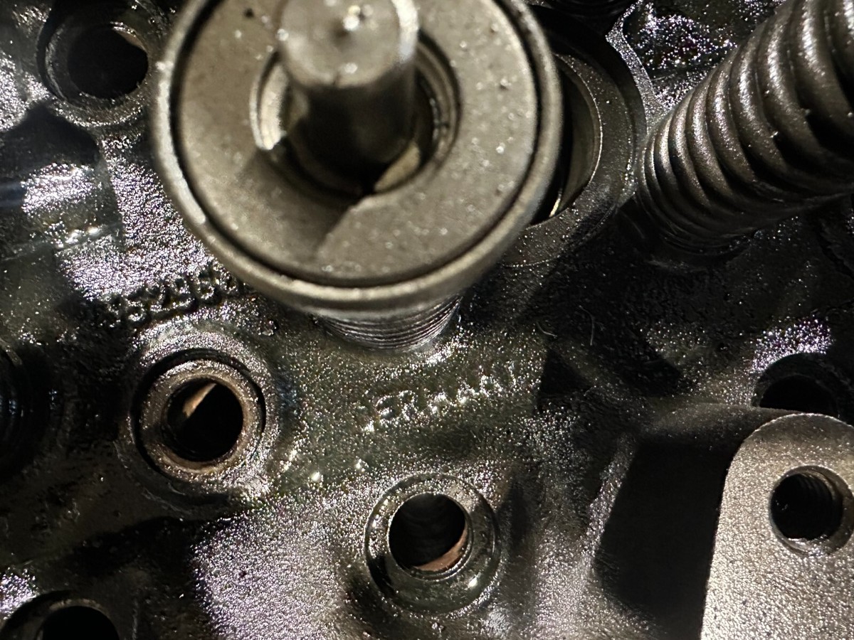 Detroit Diesel Series 60 14.0 Engine Cylinder Head 23529682 Detroit Diesel Series 60 14.0 Engine Cylinder Head 23529682