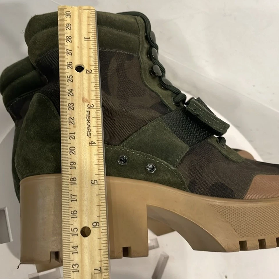 Steve Madden Womens Sz 7.5M Nayra Platform Camo Lug Sole Lace Up Ankle Boots - Image 4 of 4