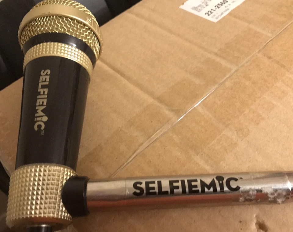 Juego de música SELFIE MIC, color negro y dorado Foto 3 de 4