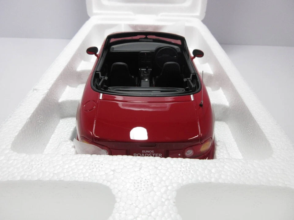1:18 Kyosho Samurai Mazda Eunos Roadster NA Red MX-5 Miata Resincast Model Car - Image 3 of 4