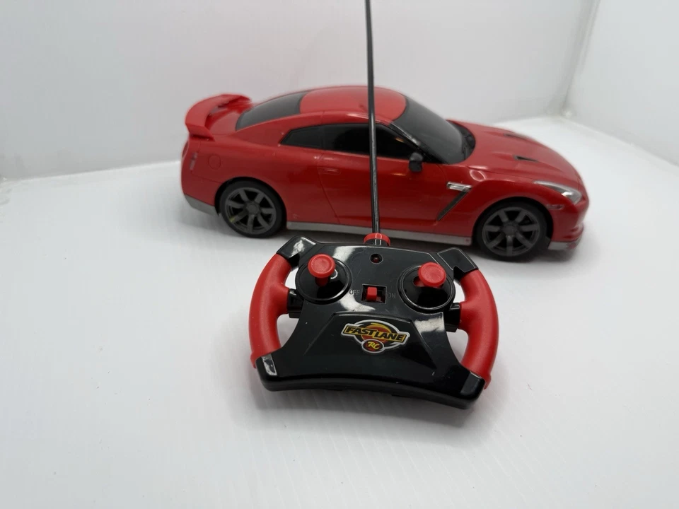 Fast Lane Rc Toys R Us Nissan GTR Red - Image 2 of 4