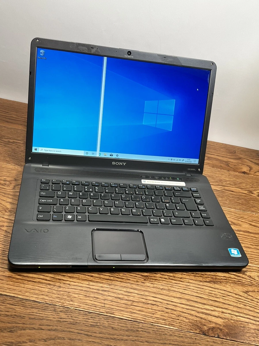 Sony Vaio PCG-7183M Laptop 4GB RAM 320GB HDD WINDOWS 10 ****Damaged ****