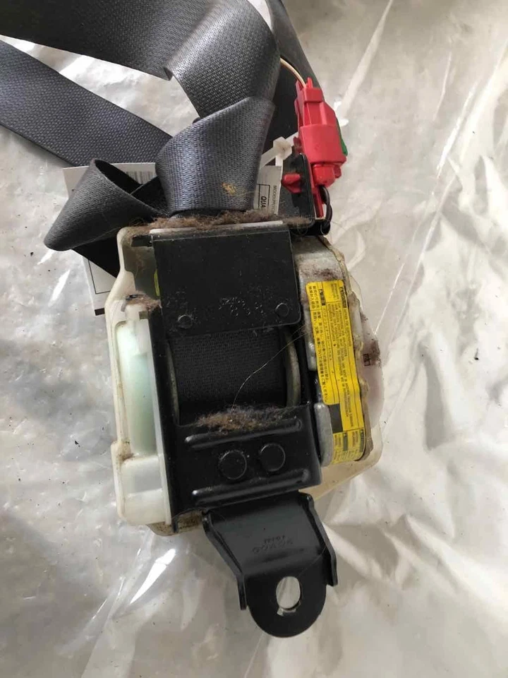 2003 2004 MITSUBISHI MONTERO SPORT Front Seat Belt Safety Retractor Driver Left - Image 4 of 4