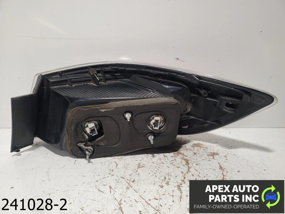 OEM 2010-2013 Mazda 3 2.0L Driver Tail Light Taillight Lamp - Image 4 of 4