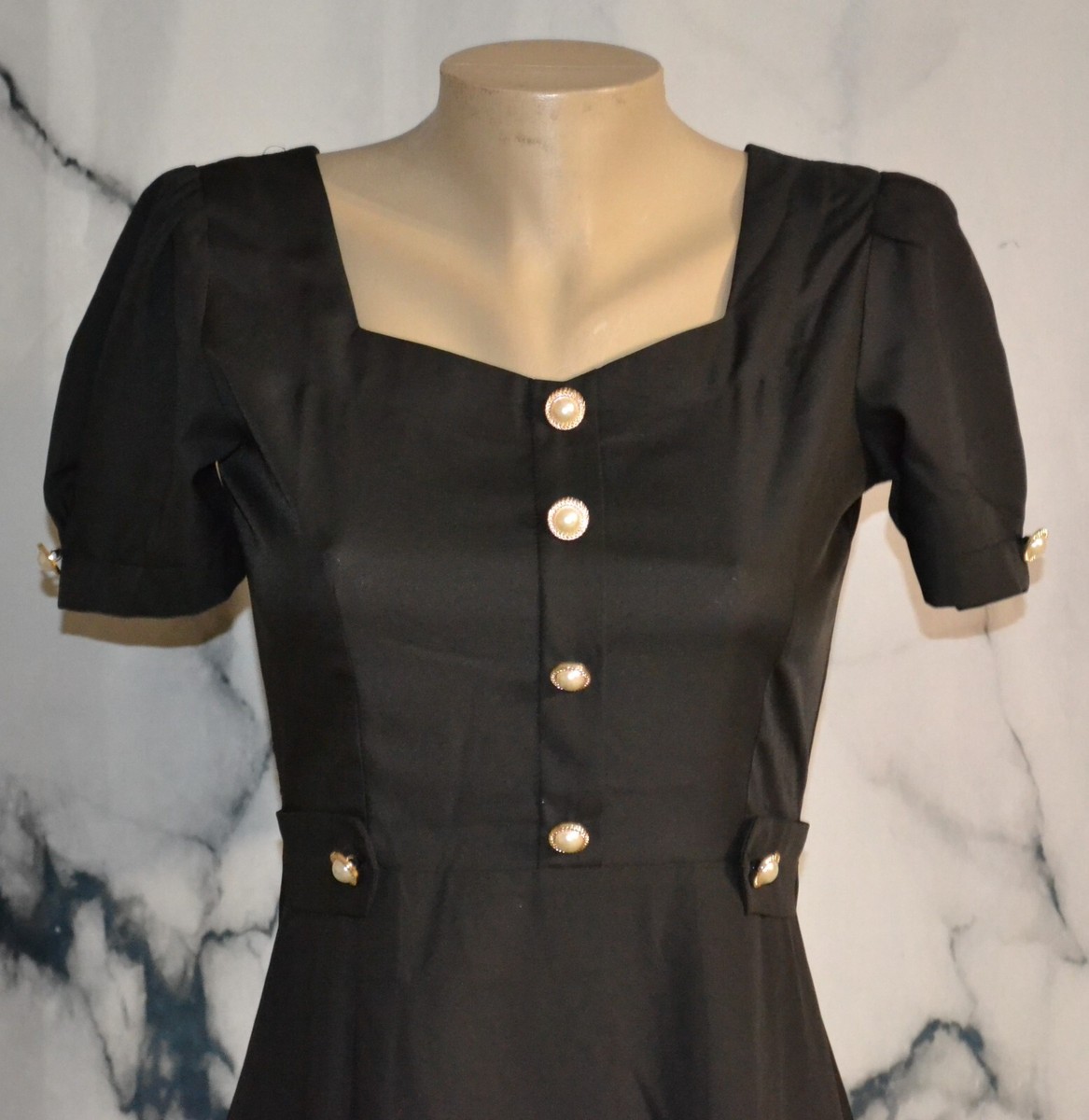 green emerald velvet dress Black Long-Sleeve Dress with Button Details main image 1