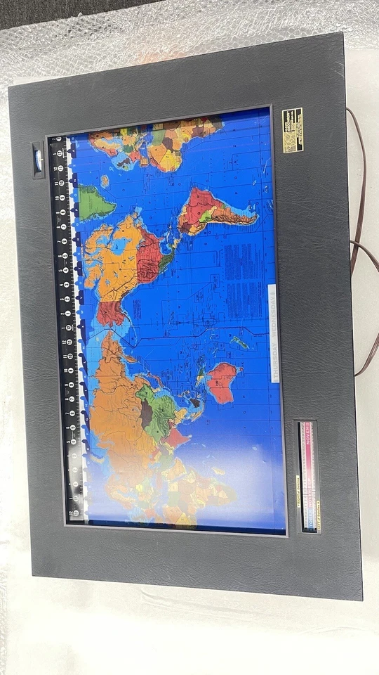 Geocron Kilburg original con acabado laminado de Geochron Incorporated Foto 3 de 4