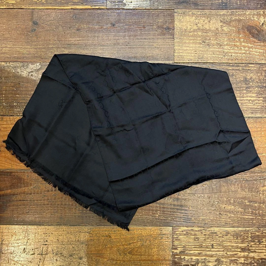 Foulard GUCCI monogramme femme mode authentique du Japon