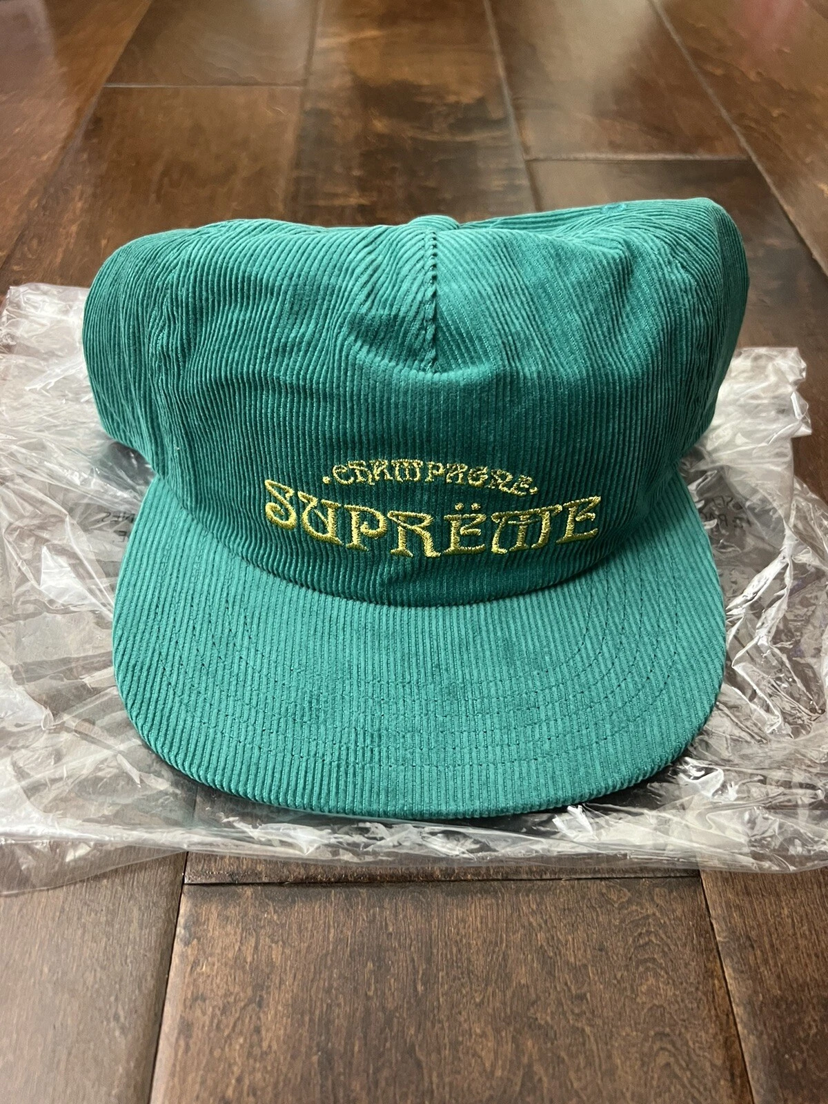 Supreme SS24 Champagne Corduroy 5 panneaux chapeau vert taille unique neuf EN MAIN