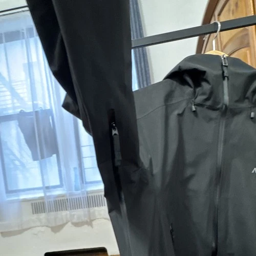 Arc'teryx Beta LT Jacket Men's Hooded Full Zip Windbreaker M Black Gore-Tex image 5