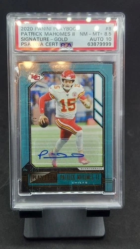 2020 Panini Playbook Patrick Mahomes II Signature Gold 4/4 PSA 8.5 Auto 10