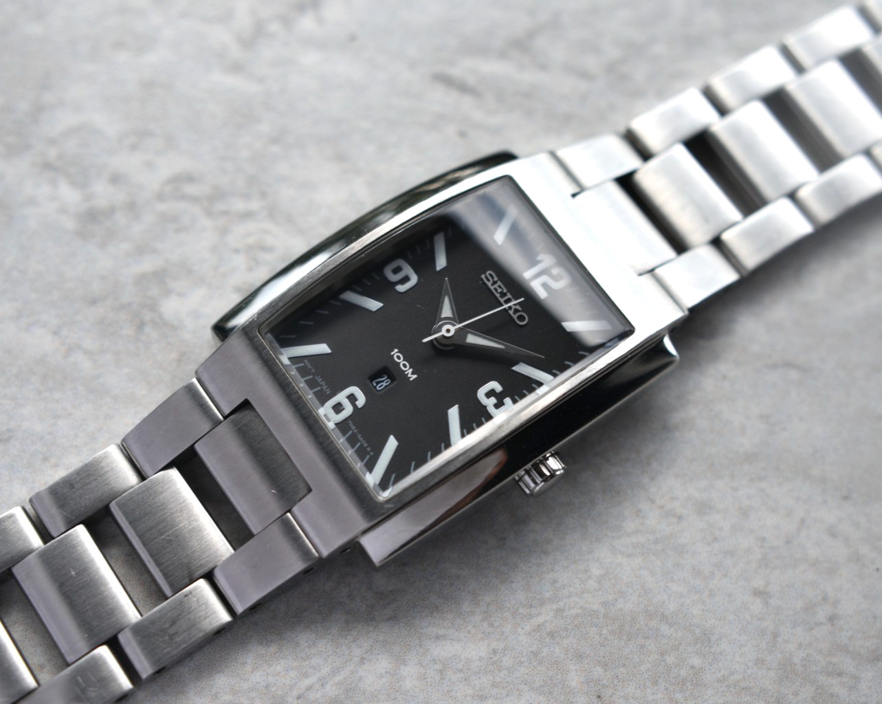 Seiko Black Dial Men’s Watch Tank Quartz Date Steel Bracelet 100M SXD275P