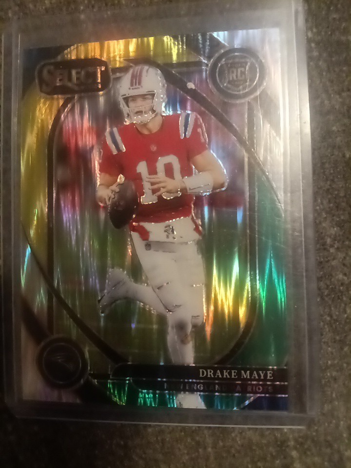 2024 Panini Select - Club Level Drake Maye #218 Red & Green Shock Prizm (RC)