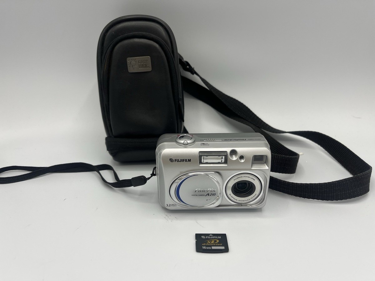 FujiFilm Digital Camera FinePix A210 3.2 Mega Pixels Silver Tested