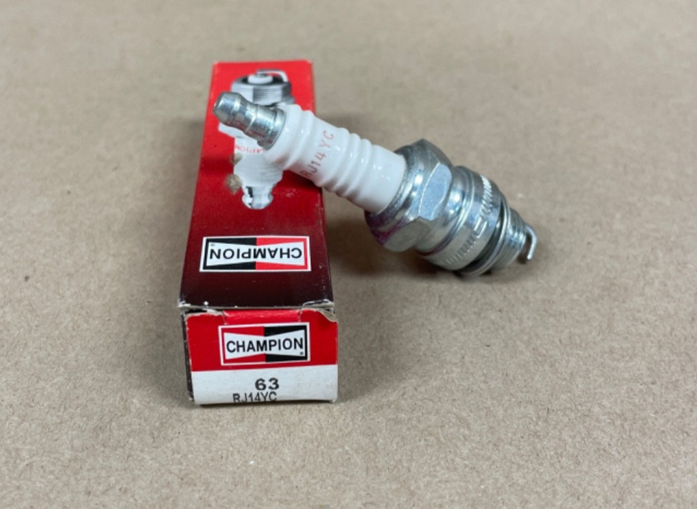 New Champion RJ14YC 63 Copper Plus Spark Plug
