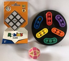 Rubiks Cube 3 x 3, Binary Arts Back Spin and Mini Smiggle Snake