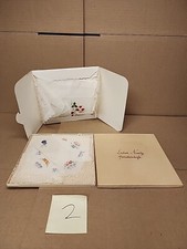 Embroidered Boxed Hankerchief/linen Vintage