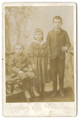 Antique Cabinet Card Photograph 2 Young Boys & Girl Dagger Paullina Iowa IA