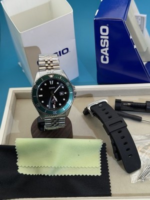 Brand New Casio Duro MDV-106 Green Diver wUltimate *2* Straps Collectors  Bundle