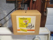 VERNON 8MM MOVIE EDITOR MODEL 101 IN ORIGINAL BOX WITH INSTRUCTION MADE IN JAPAN