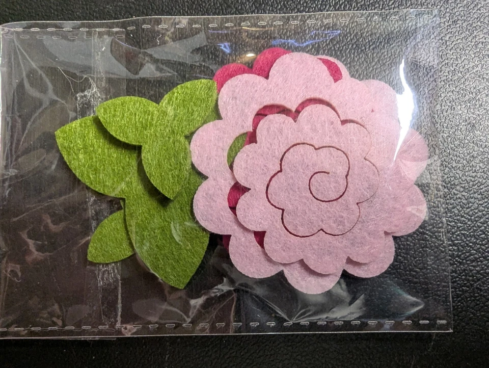 Queen & Co Lot of 6 packs of Felt Flowers and 1 pack of plastic purple flowers - Image 4 of 4