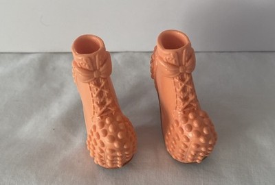 Bratz orangefarbene Stiefeletten mit Nieten - echte Puppenschuhe - Y2K Rock Style