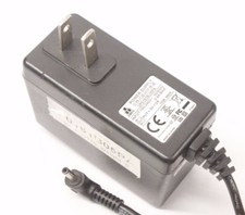 Umec UP0181B-05PA AC DC Power Supply Adapter Charger Output 5V 2A
