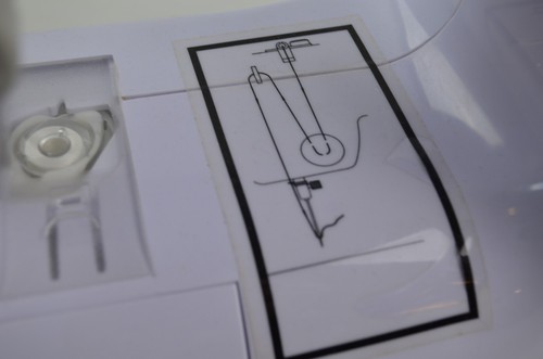 Máquina de coser portátil White Mighty Mender W100 en caja. PROBADO - Imagen 18 de 21