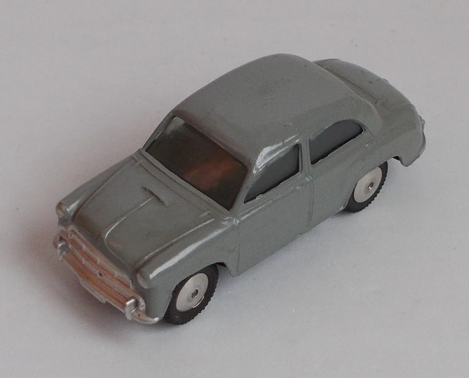 Corgi Toys - 202 - Morris Cowley Saloon - Immagine 2 di 4