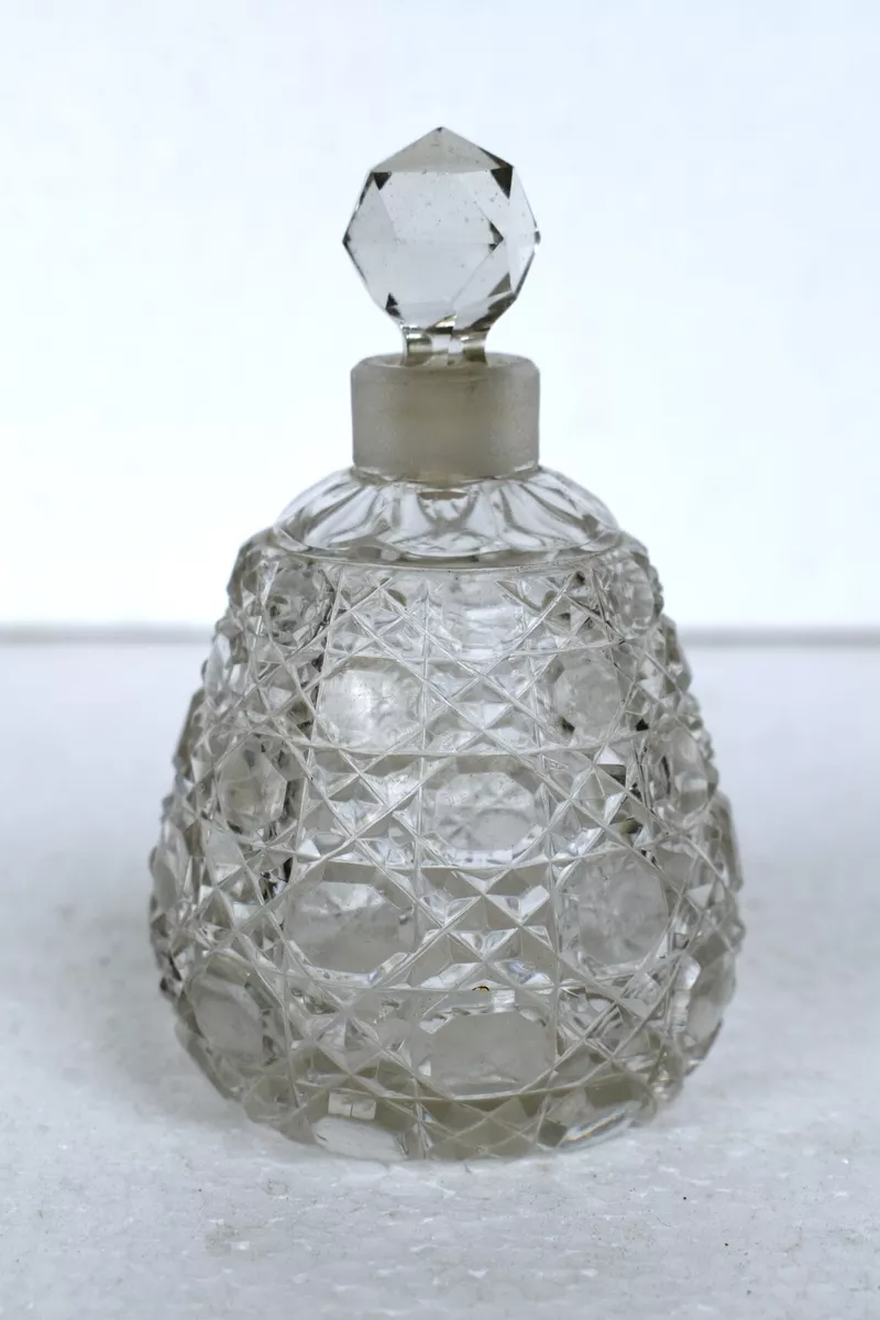 Antique on sale perfume bottles