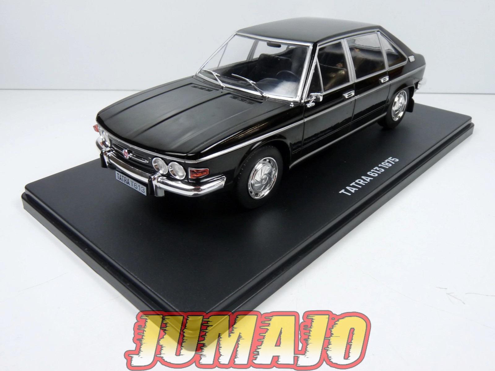 Miniature Tatra 613 1975 au 1/24 pour compléter votre collection Hachette VQR36