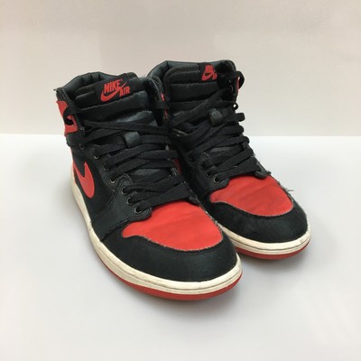 Air Jordan 1 High OG Shoes Womens Size 9 Red Bred Satin  display picture 2