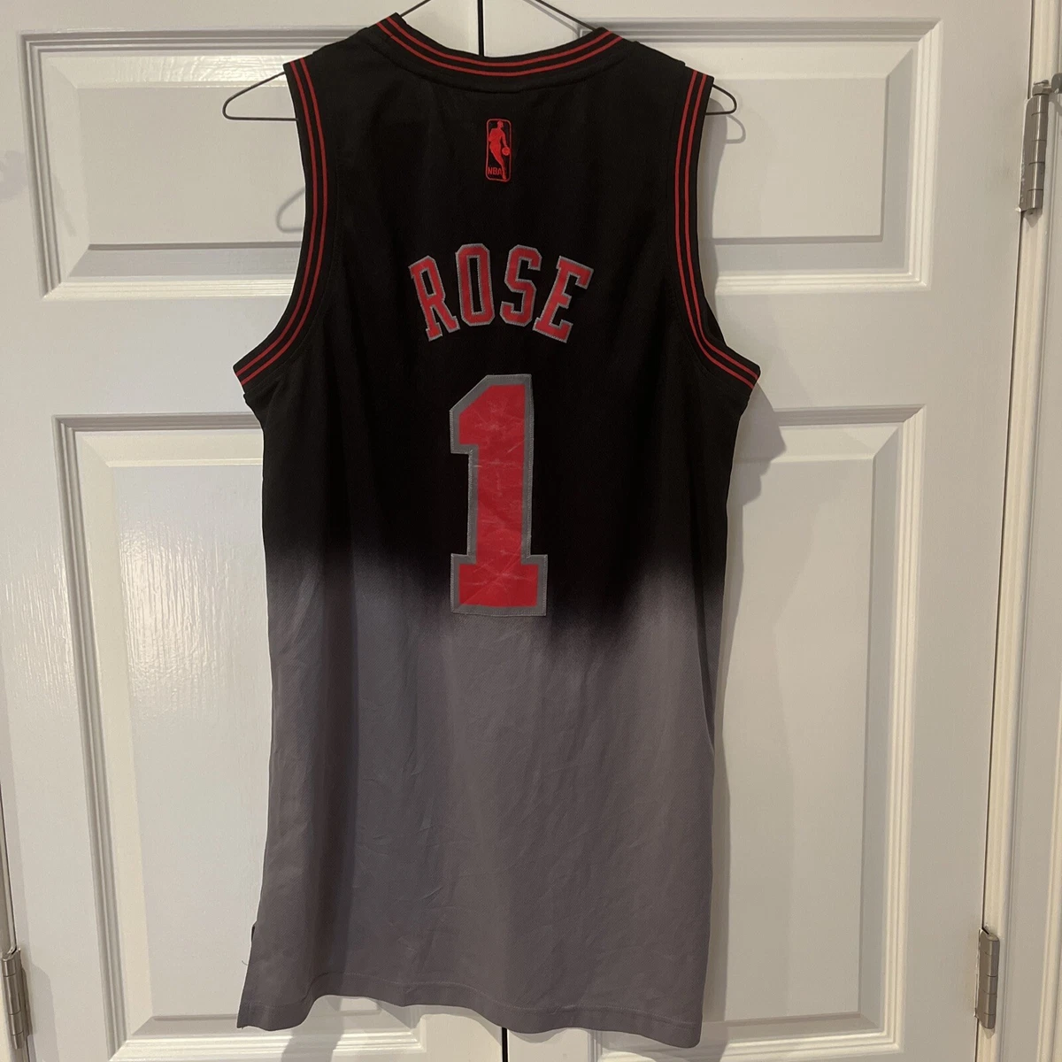 Derrick rose best sale limited edition jersey