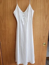 Vintage Val Mode Nightgown Size Small Lace Off-white Lace Rosette Midi 