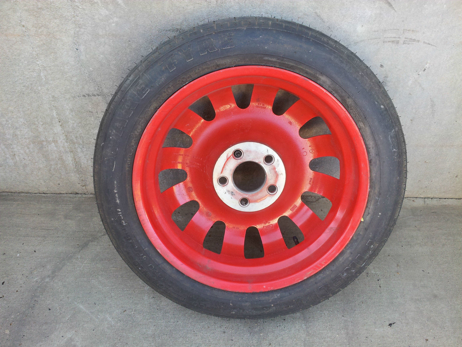 Jaguar Aston Martin Pirelli Spare Wheel Tire 135/80/R18