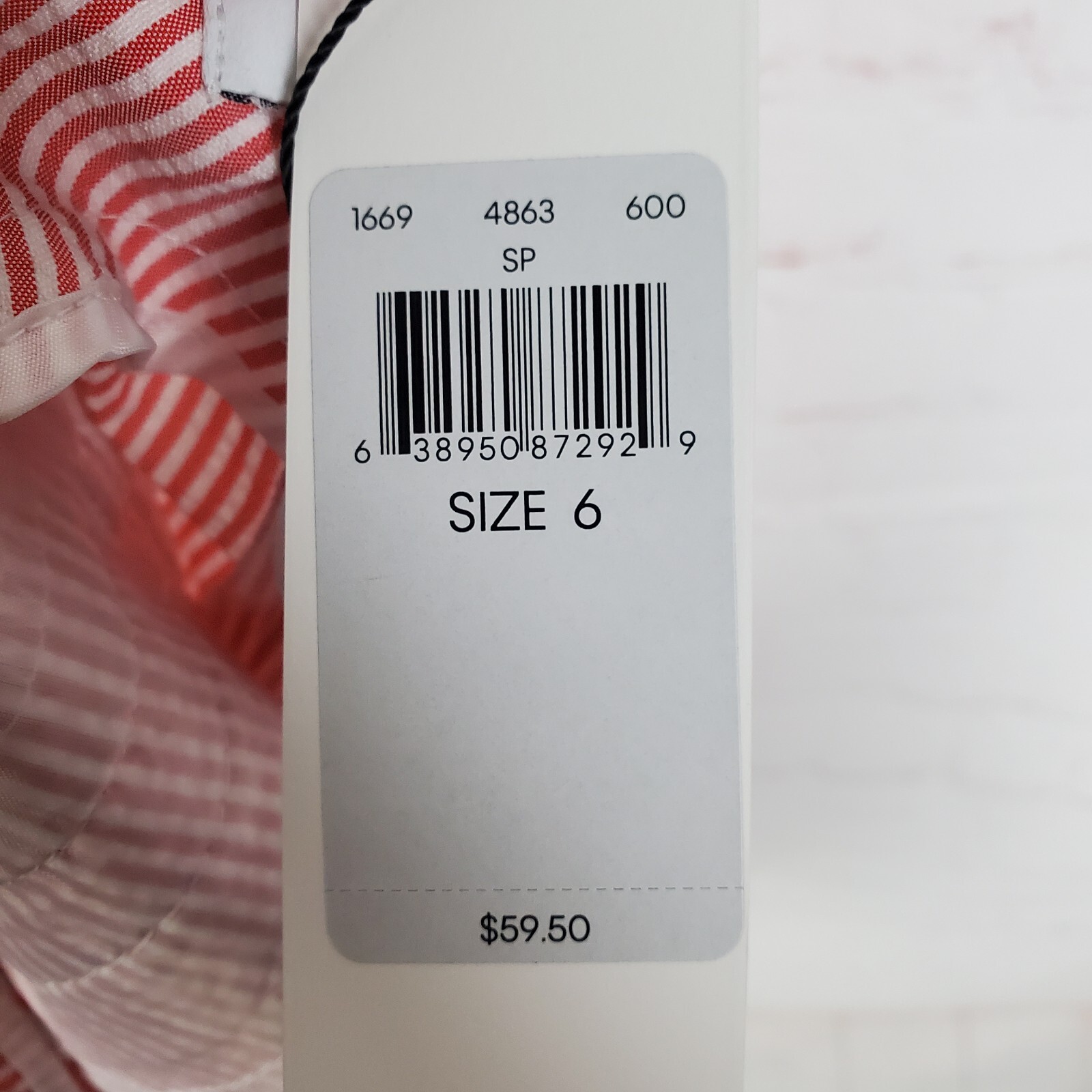 Calvin Klein Womens Seersucker Shorts Size 6 Red White Striped 4" Inseam NEW thumbnail 3