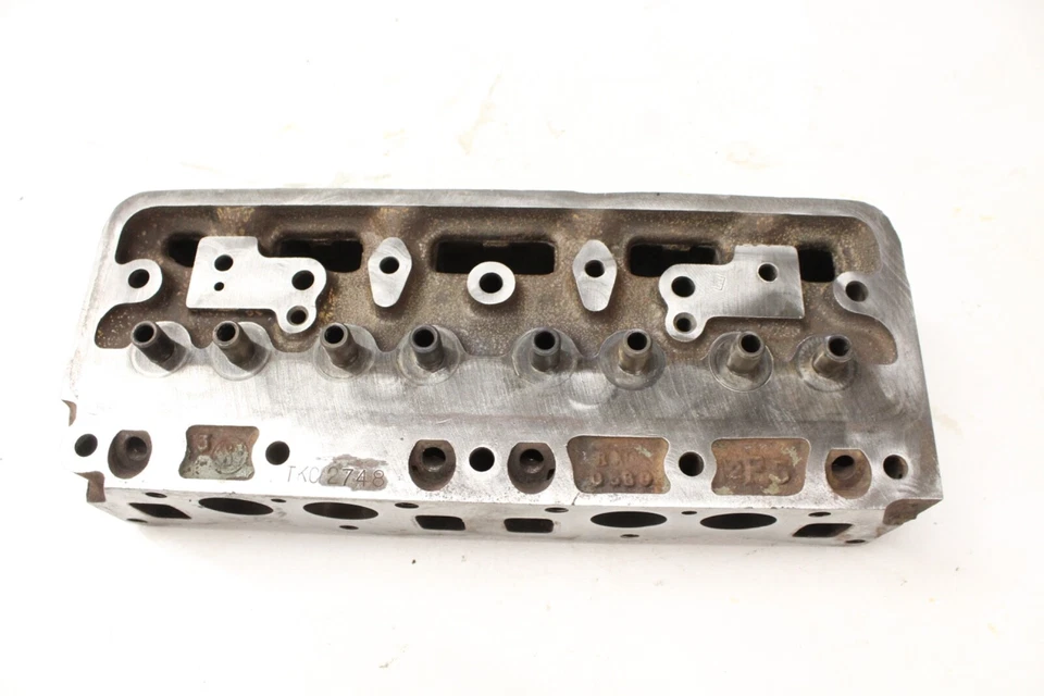 Culata Triumph Spitfire MG Midget 1500 Original OEM TKC2748 MAGNAFLUXED Foto 4 de 4