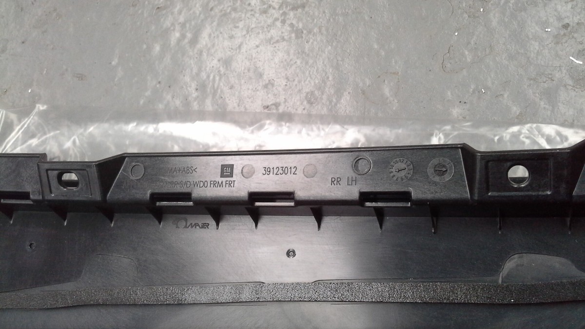 VAUXHALL CROSSLAND PASSENGER SIDE REAR DOOR FRAME TRIM YQ00947680  