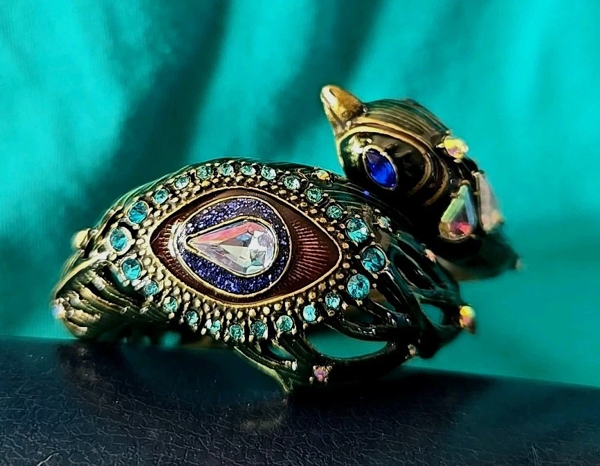 Brazalete abrazadera de pavo real pulido al aceite Betsey Johnson 6,7" cristal helado Critters 2 Foto 4 de 4
