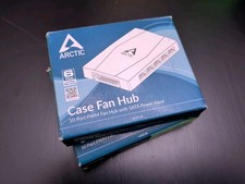 ARCTIC Case Fan Hub - 10 Port PWM Fan Hub with SATA Power