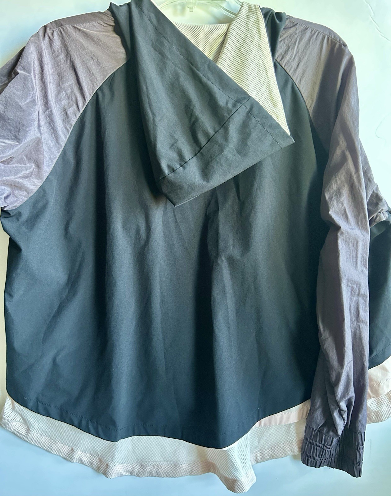Fabletics Lightweight Hooded Windbreaker Jacket B… - image 8
