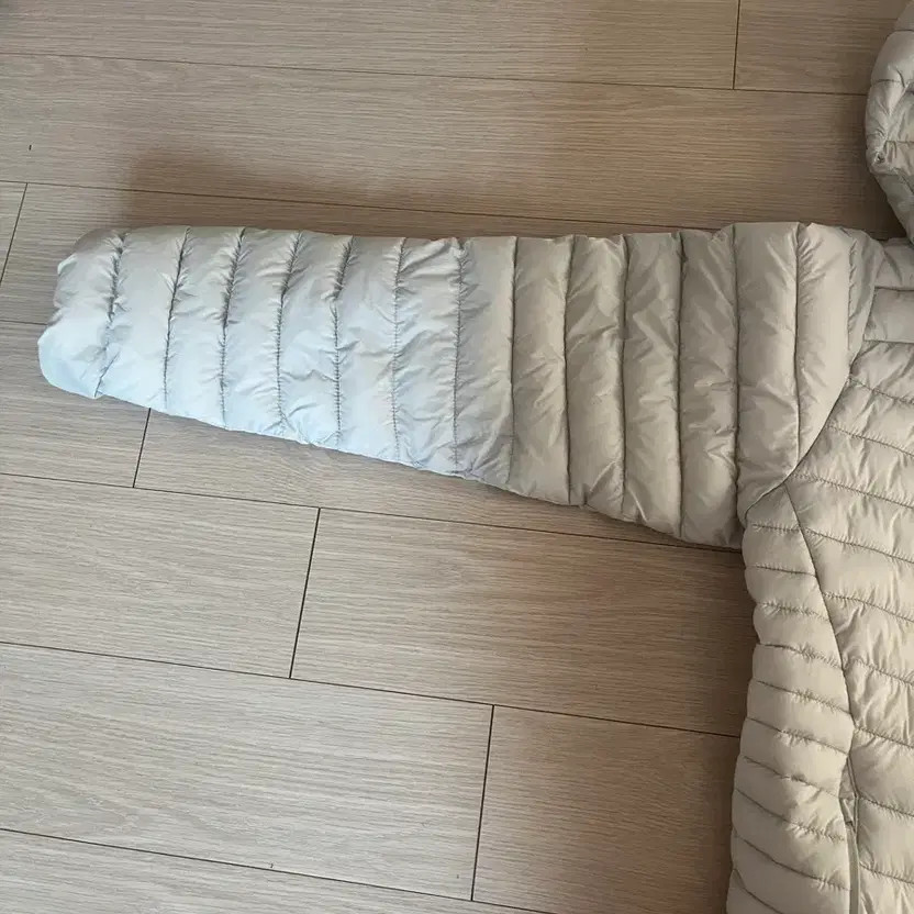 ReaR Lightweight Padded Down Jacket - Excellent C… - image 2