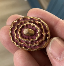 Rare Bouton céramique signé LV pour Line Vautrin Collection