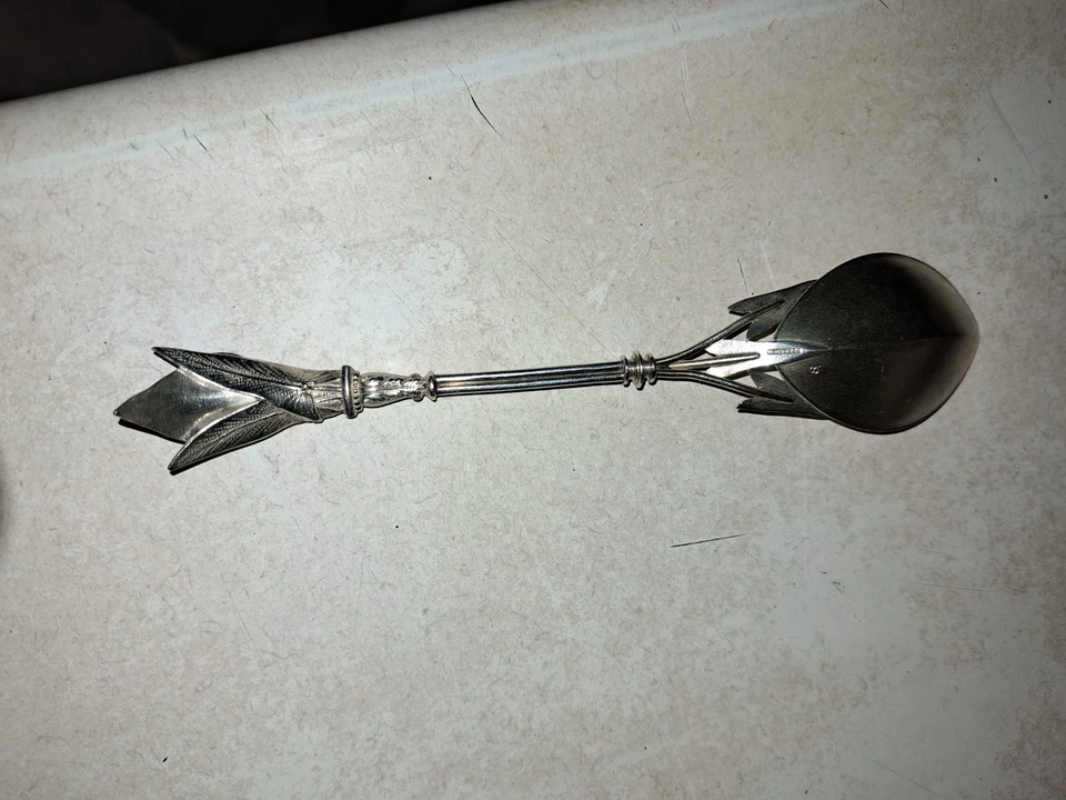 Эстетическая оливковая/сервировочная ложка CALLA LILY от WHITING из чистого серебра 7,5 дюйма - Изображение 3 из 4