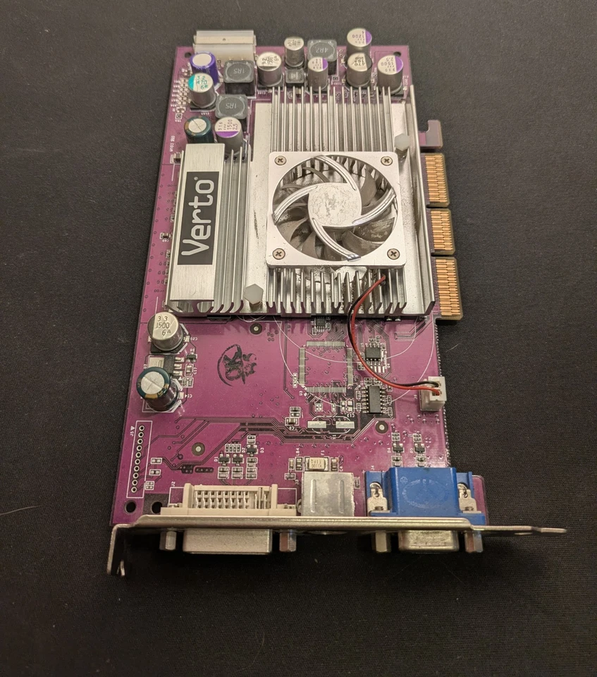 GPU moderna económica buen rendimiento pny GeForce fx5600u Foto 3 de 4