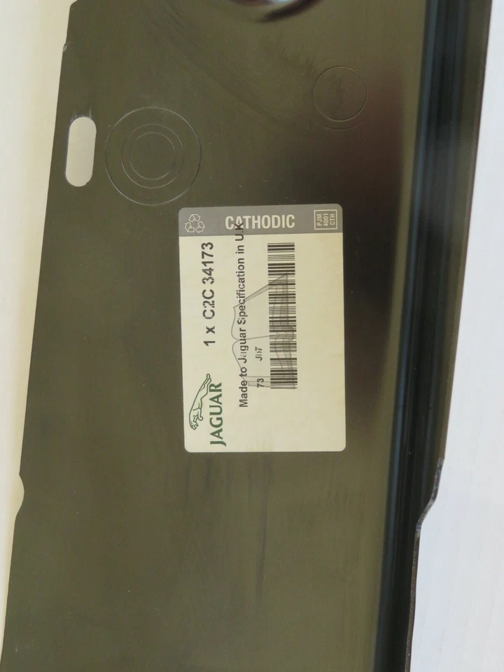 Guardabarros delantero derecho barandilla superior Jaguar XJR XJ8 y Super V8 4,2 L C2C 34173 Foto 3 de 3