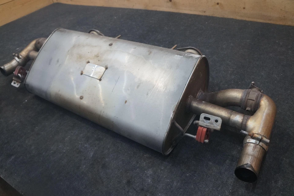 Rear Exhaust Muffler Silencer Tail Pipe OEM Aston Martin V8 Vantage 2006 Foto 4 de 4